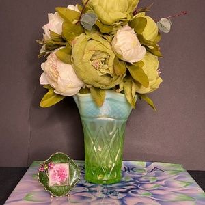 Unique Fenton Green Vasoline (Uranium) Vase